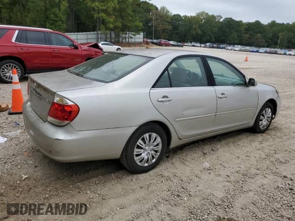 2005 Toyota Camry STD с VIN 4T1BE32K05U982537, выставлен на аукционе Copart как лот 81263055 с пробегом 292 846 миль миль и Чистый • Clean title. История ставок и продаж доступна на DreamBid. Изображение 3.