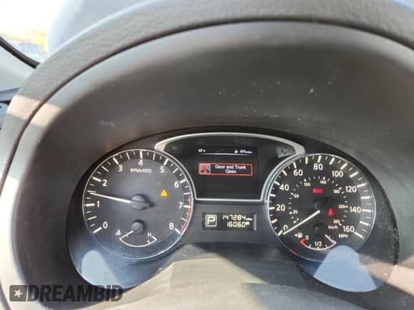 2015 Nissan Altima SV z VIN 1N4AL3AP8FC123311, wystawiony jako Copart lot #70855825 z przebiegiem 147 284 mil mil oraz Szkoda całkowita • Salvage title. Historia ofert i sprzedaży dostępna na DreamBid. Obrazek 9.