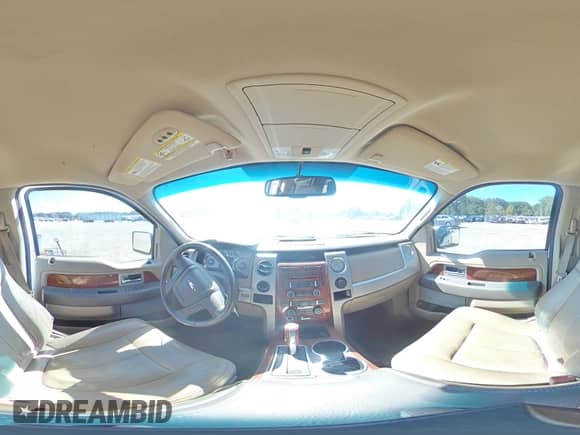 2010 Ford F-150 XL z VIN 1FTFW1CV9AKA66820, wystawiony jako Copart lot #84200135 z przebiegiem 159 670 mil mil oraz Czysty tytuł • Clean title. Historia ofert i sprzedaży dostępna na DreamBid. Obrazek 14.