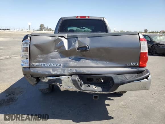2006 Toyota Tundra Limited z VIN 5TBET38106S513582, wystawiony jako Copart lot #69153895 z przebiegiem 141 292 mil mil oraz Szkoda całkowita • Salvage title. Historia ofert i sprzedaży dostępna na DreamBid. Obrazek 6.