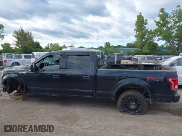 2015 Ford F-150 XLT z VIN 1FTFW1EF9FFB64638, wystawiony jako IAAI lot #43096053 z przebiegiem 123 783 mil mil oraz . Historia ofert i sprzedaży dostępna na DreamBid. Obrazek 15.
