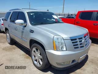 2011 Cadillac Escalade Premium with VIN 1GYS3CEF7BR126203, listed as a IAAI auction lot 42490308 with 200,575 mi miles and . Bid and sale history available at DreamBid. Image 1.