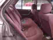 1993 Honda Accord LX z VIN JHMCB7650PC005838, wystawiony jako IAAI lot #42861998 z przebiegiem 217 028 mil mil oraz . Historia ofert i sprzedaży dostępna na DreamBid. Obrazek 8.