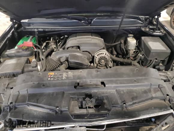 2014 Chevrolet Suburban LTZ with VIN 1GNSCKE05ER176024, listed as a Copart auction lot 45469385 with 215,366 mi miles and Salvage title. Bid and sale history available at DreamBid. Image 14.