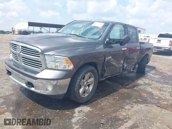 2015 Ram 1500 Lone Star z VIN 1C6RR7LM7FS603990, wystawiony jako IAAI lot #43231463 z przebiegiem 200 337 mil mil oraz . Historia ofert i sprzedaży dostępna na DreamBid. Obrazek 2.