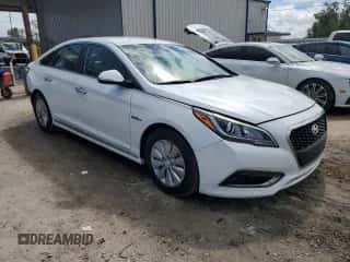 2016 Hyundai Sonata SE z VIN KMHE24L16GA041485, wystawiony jako Copart lot #85714375 z przebiegiem 111 287 mil mil oraz Szkoda całkowita • Salvage title. Historia ofert i sprzedaży dostępna na DreamBid. Obrazek 4.