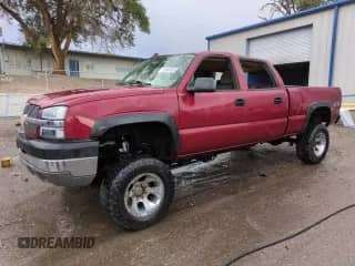2004 Chevrolet Silverado 2500HD LS с VIN 1GCHK23U94F248712, выставлен на аукционе Copart как лот 61860355 с пробегом Не указан миль и На запчасти • Non repairable. История ставок и продаж доступна на DreamBid. Изображение 1.