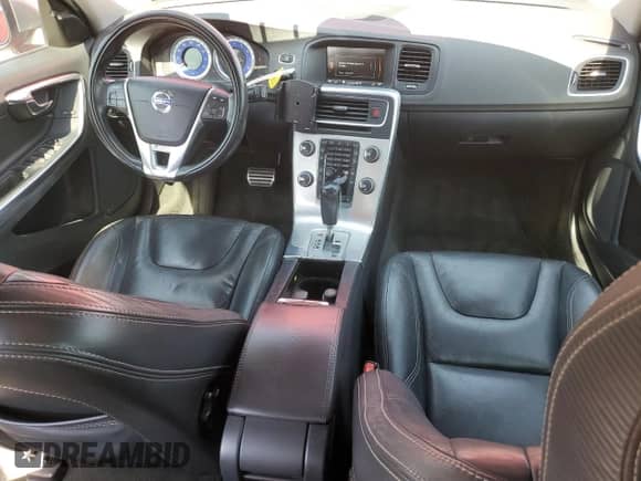 2012 Volvo S60 T6 с VIN YV1902FH2C2085183, выставлен на аукционе Copart как лот 70185745 с пробегом 110 477 миль миль и Списание • Salvage title. История ставок и продаж доступна на DreamBid. Изображение 8.