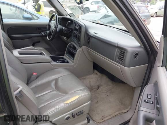 2003 Chevrolet Tahoe LT with VIN 1GNEK13Z33J114144, listed as a IAAI auction lot 42470562 with 249,813 mi miles and . Bid and sale history available at DreamBid. Image 5.