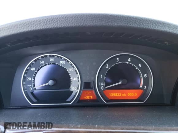 2004 BMW 7 Series 745i with VIN WBAGL63424DP68940, listed as a Copart auction lot 88738565 with 139,822 mi miles and Salvage title. Bid and sale history available at DreamBid. Image 9.