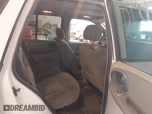 2002 Chevrolet TrailBlazer LS with VIN 1GNDT13S722321754, listed as a IAAI auction lot 42576905 with 249,266 mi miles and . Bid and sale history available at DreamBid. Image 8.