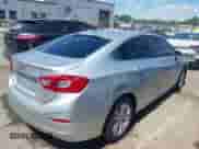2019 Chevrolet Cruze LT с VIN 1G1BE5SM0K7144223, выставлен на аукционе IAAI как лот 43086890 с пробегом 139 120 миль миль и . История ставок и продаж доступна на DreamBid. Изображение 4.