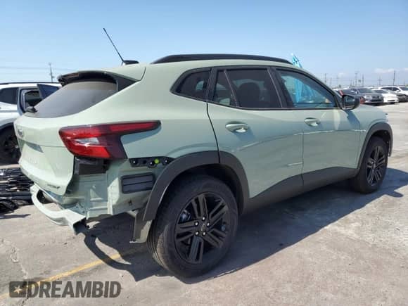 2025 Chevrolet Trax ACTIV with VIN KL77LKEP1SC196732, listed as a Copart auction lot 82047415 with 6,301 mi miles and Salvage title. Bid and sale history available at DreamBid. Image 3.