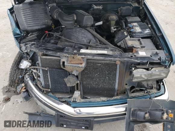 1996 GMC Sierra 1500 с VIN 1GTEC14W4TZ530991, выставлен на аукционе Copart как лот 43783425 с пробегом 243 467 миль миль и Списание • Salvage title. История ставок и продаж доступна на DreamBid. Изображение 13.