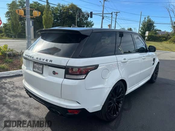 2016 Land Rover Range Rover Sport SVR z VIN SALWZ2EF7GA594138, wystawiony jako Copart lot #81463375 z przebiegiem 123 715 mil mil oraz Czysty tytuł • Clean title. Historia ofert i sprzedaży dostępna na DreamBid. Obrazek 4.