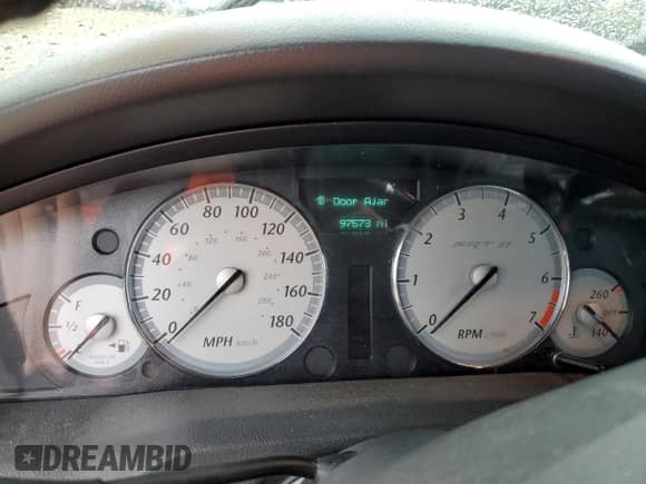 2006 Chrysler 300 C SRT-8 z VIN 2C3LA73W86H340377, wystawiony jako Copart lot #68520435 z przebiegiem 97 573 mil mil oraz Szkoda całkowita • Salvage title. Historia ofert i sprzedaży dostępna na DreamBid. Obrazek 9.