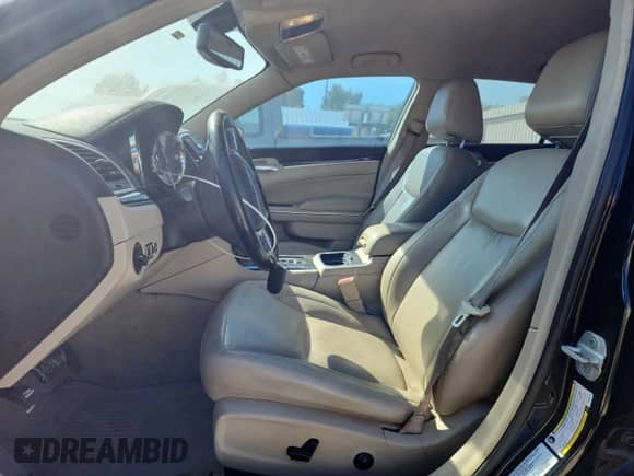 2011 Chrysler 300 Limited с VIN 2C3CA5CG2BH595131, выставлен на аукционе Copart как лот 84431015 с пробегом 168 941 миль миль и Списание • Salvage title. История ставок и продаж доступна на DreamBid. Изображение 7.