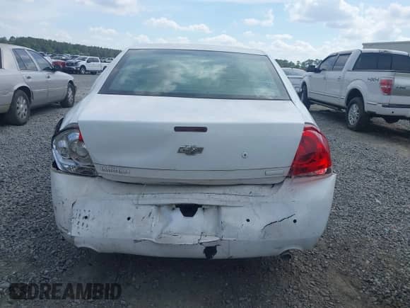 2012 Chevrolet Impala Police Police z VIN 2G1WD5E36C1310220, wystawiony jako IAAI lot #42166830 z przebiegiem 200 004 mil mil oraz . Historia ofert i sprzedaży dostępna na DreamBid. Obrazek 15.