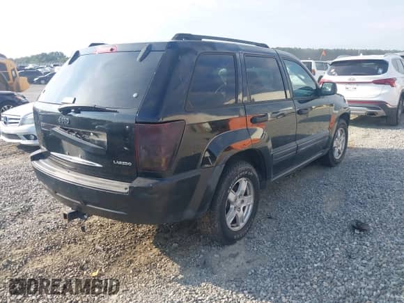2005 Jeep Grand Cherokee Laredo с VIN 1J4GS48K95C717275, выставлен на аукционе IAAI как лот 43097576 с пробегом 249 935 миль миль и . История ставок и продаж доступна на DreamBid. Изображение 4.