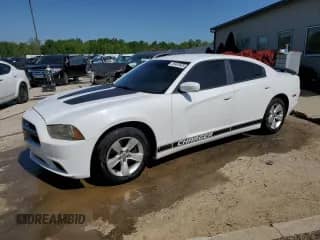 2011 Dodge Charger Rallye Plus z VIN 2B3CL3CG2BH552632, wystawiony jako Copart lot #56483605 z przebiegiem 158 975 mil mil oraz Szkoda całkowita • Salvage title. Historia ofert i sprzedaży dostępna na DreamBid. Obrazek 1.