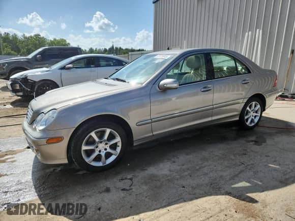 2007 Mercedes-Benz C 280 Luxury с VIN WDBRF54H97A936639, выставлен на аукционе Copart как лот 62025045 с пробегом 121 598 миль миль и Чистый • Clean title. История ставок и продаж доступна на DreamBid. Изображение 1.