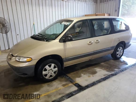 1999 Dodge Caravan SE with VIN 1B4GP44G1XB867914, listed as a Copart auction lot 67830785 with 141,875 mi miles and Salvage title. Bid and sale history available at DreamBid. Image 1.