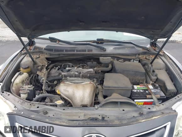 2011 Toyota Camry LE z VIN 4T1BF3EK6BU196035, wystawiony jako IAAI lot #42936473 z przebiegiem 324 817 mil mil oraz . Historia ofert i sprzedaży dostępna na DreamBid. Obrazek 10.