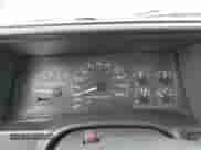 1998 Chevrolet Silverado 2500 z VIN 1GCGC29R5WE213122, wystawiony jako IAAI lot #42668999 z przebiegiem 124 972 mil mil oraz . Historia ofert i sprzedaży dostępna na DreamBid. Obrazek 7.
