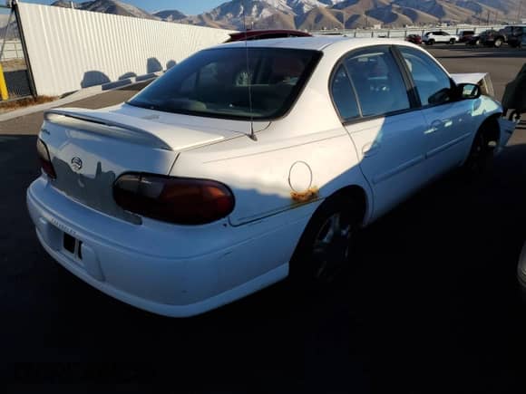 2002 Chevrolet Malibu с VIN 1G1ND52J12M513596, выставлен на аукционе Copart как лот 79084393 с пробегом 175 976 миль миль и Списание • Salvage title. История ставок и продаж доступна на DreamBid. Изображение 3.