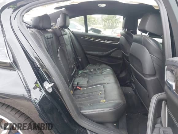 2018 BMW 5 Series M550i xDrive с VIN WBAJB9C56JB286742, выставлен на аукционе IAAI как лот 42176643 с пробегом 61 445 миль миль и . История ставок и продаж доступна на DreamBid. Изображение 8.