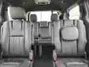 2019 Dodge Grand Caravan GT z VIN 2C4RDGEG0KR619992, wystawiony jako Copart lot #83815795 z przebiegiem 58 913 mil mil oraz Nie do naprawy • Non repairable. Historia ofert i sprzedaży dostępna na DreamBid. Obrazek 10.
