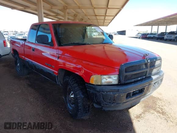 2000 Dodge 1500 with VIN 3B7HC13ZXYG110748, listed as a IAAI auction lot 43122166 with 269,704 mi miles and . Bid and sale history available at DreamBid. Image 1.