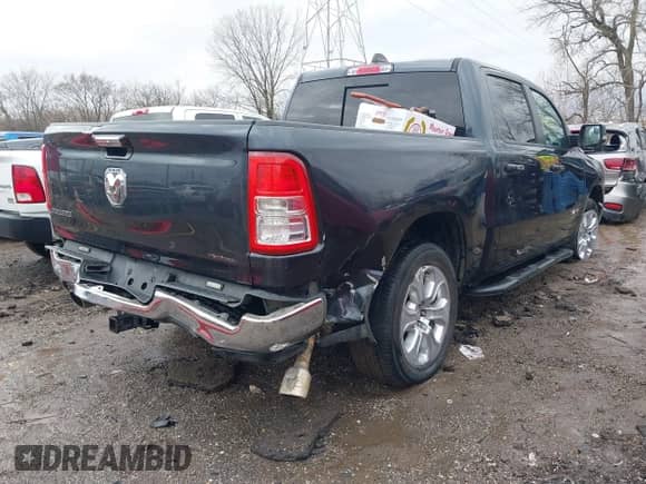 2020 Ram 1500 Big Horn z VIN 1C6RREFT1LN344785, wystawiony jako IAAI lot #41452131 z przebiegiem 137 885 mil mil oraz . Historia ofert i sprzedaży dostępna na DreamBid. Obrazek 4.