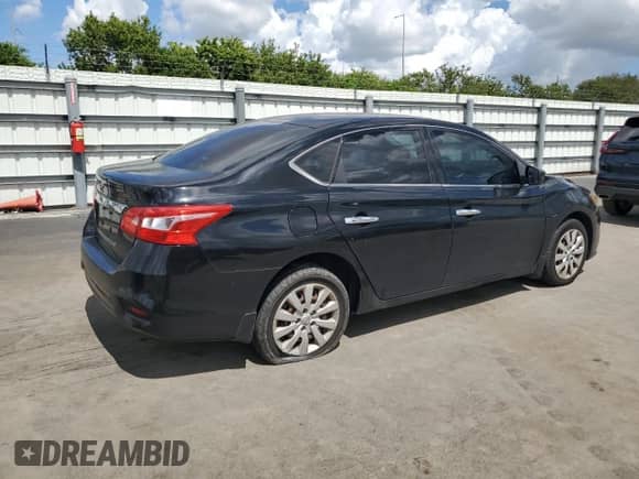 2017 Nissan Sentra S z VIN 3N1AB7AP0HY400793, wystawiony jako Copart lot #84956265 z przebiegiem 104 134 mil mil oraz Szkoda całkowita • Salvage title. Historia ofert i sprzedaży dostępna na DreamBid. Obrazek 3.