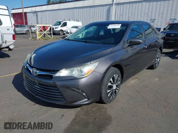 2016 Toyota Camry XLE с VIN 4T1BF1FK7GU194322, выставлен на аукционе IAAI как лот 42200640 с пробегом 109 849 миль миль и . История ставок и продаж доступна на DreamBid. Изображение 18.
