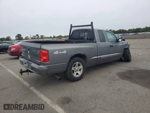 2005 Dodge Dakota SLT with VIN 1D7HW42K35S136812, listed as a Copart auction lot 84369285 with 161,314 mi miles and Salvage title. Bid and sale history available at DreamBid. Image 3.