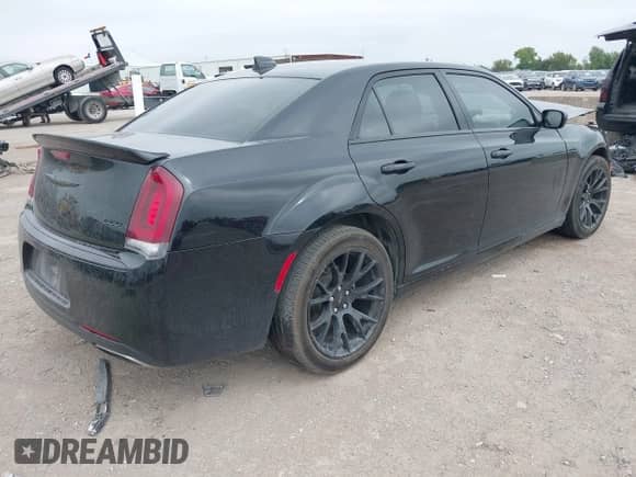 2022 Chrysler 300 Touring z VIN 2C3CCAAG7NH147090, wystawiony jako IAAI lot #43114204 z przebiegiem 66 291 mil mil oraz . Historia ofert i sprzedaży dostępna na DreamBid. Obrazek 4.