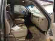 2007 Chevrolet Silverado 2500HD LT3 z VIN 1GCHK23U47F156184, wystawiony jako IAAI lot #41434700 z przebiegiem 284 091 mil mil oraz . Historia ofert i sprzedaży dostępna na DreamBid. Obrazek 5.