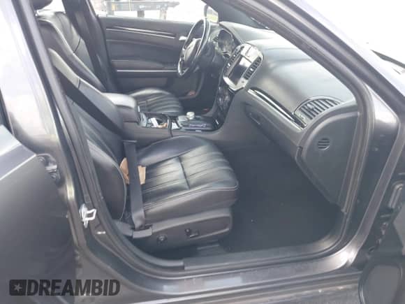 2019 Chrysler 300 S с VIN 2C3CCABG0KH559717, выставлен на аукционе IAAI как лот 43380218 с пробегом 248 325 миль миль и . История ставок и продаж доступна на DreamBid. Изображение 5.