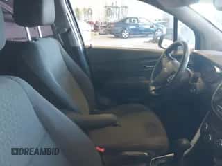 2017 Chevrolet Trax LS with VIN 3GNCJNSB3HL176049, listed as a IAAI auction lot 43354014 with 123,646 mi miles and . Bid and sale history available at DreamBid. Image 5.