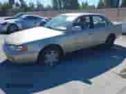 1996 Toyota Camry LE z VIN 4T1BF12K9TU141587, wystawiony jako IAAI lot #42931109 z przebiegiem 256 674 mil mil oraz . Historia ofert i sprzedaży dostępna na DreamBid. Obrazek 2.