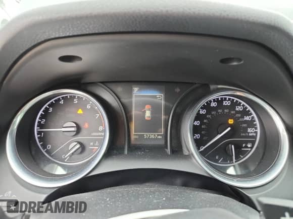 2020 Toyota Camry SE z VIN 4T1G11AK6LU341154, wystawiony jako Copart lot #84425325 z przebiegiem 57 367 mil mil oraz Czysty tytuł • Clean title. Historia ofert i sprzedaży dostępna na DreamBid. Obrazek 9.