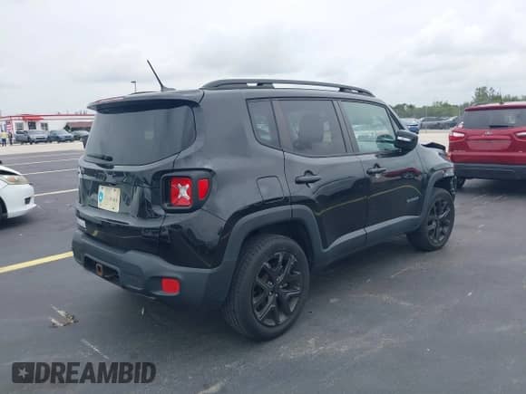2017 Jeep Renegade Altitude z VIN ZACCJBBB8HPF83864, wystawiony jako IAAI lot #42392202 z przebiegiem 115 648 mil mil oraz . Historia ofert i sprzedaży dostępna na DreamBid. Obrazek 4.