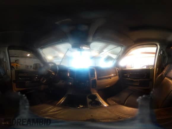 2015 Ram 1500 Laramie Limited z VIN 1C6RR7WM6FS678840, wystawiony jako IAAI lot #42040449 z przebiegiem Nie podano mil oraz . Historia ofert i sprzedaży dostępna na DreamBid. Obrazek 18.