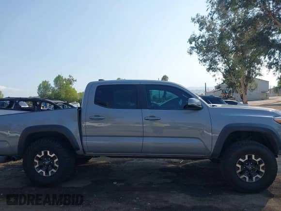 2021 Toyota Tacoma SR5 с VIN 5TFAZ5CN2MX111760, выставлен на аукционе IAAI как лот 43197729 с пробегом 62 963 миль миль и . История ставок и продаж доступна на DreamBid. Изображение 13.