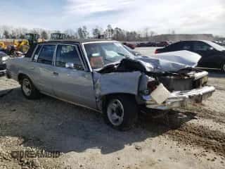 1982 Chevrolet Malibu Classic с VIN 1G1AW69J4CR214063, выставлен на аукционе Copart как лот 45906495 с пробегом Не указан миль и Списание • Salvage title. История ставок и продаж доступна на DreamBid. Изображение 4.