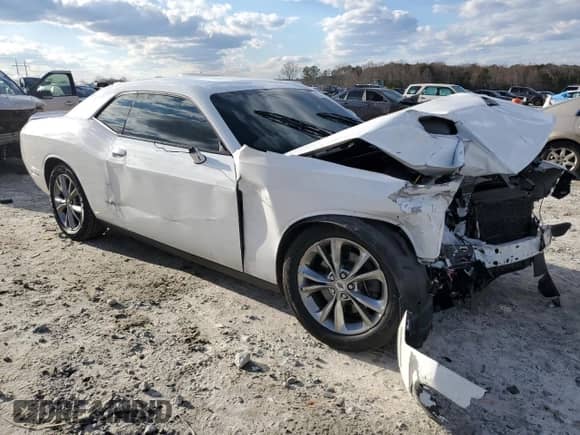 2020 Dodge Challenger SXT z VIN 2C3CDZGG9LH131084, wystawiony jako Copart lot #42370855 z przebiegiem Nie podano mil oraz Szkoda całkowita • Salvage title. Historia ofert i sprzedaży dostępna na DreamBid. Obrazek 4.