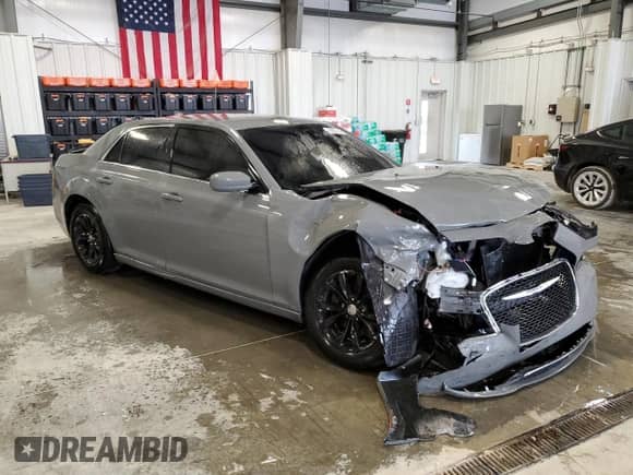 2019 Chrysler 300 Touring с VIN 2C3CCAAG8KH568859, выставлен на аукционе Copart как лот 52610835 с пробегом 87 497 миль миль и Чистый • Clean title. История ставок и продаж доступна на DreamBid. Изображение 4.