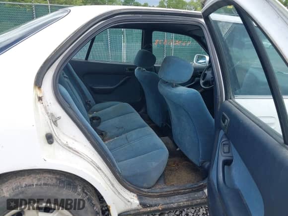 1992 Toyota Camry LE с VIN 4T1SK12E0NU021654, выставлен на аукционе IAAI как лот 42305378 с пробегом 305 421 миль миль и . История ставок и продаж доступна на DreamBid. Изображение 8.