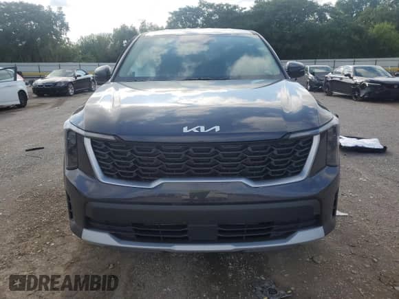 2025 Kia Sorento LX with VIN 5XYRG4JC7SG404283, listed as a Copart auction lot 70779465 with 1,423 mi miles and Salvage title. Bid and sale history available at DreamBid. Image 5.